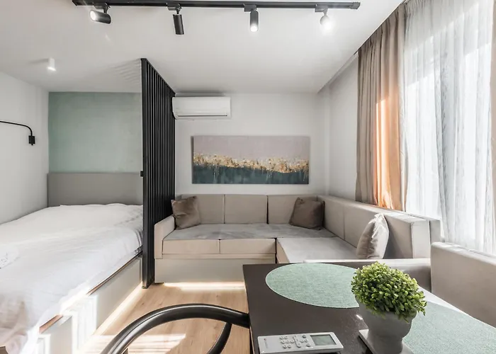 Pazari I Ri - Self Check-in - Fast Wifi - Late Check-out * Tirana