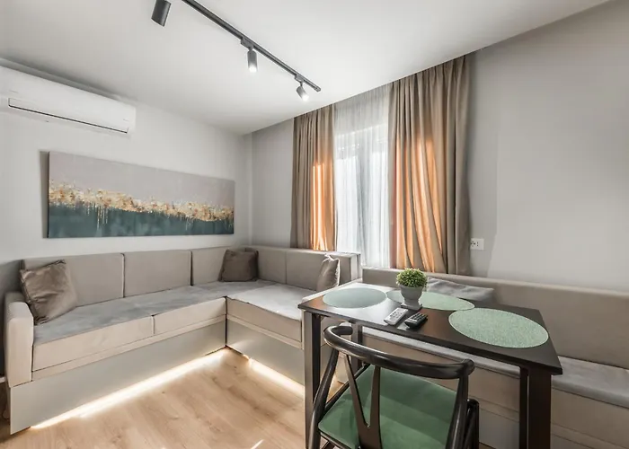 Pazari I Ri - Self Check-in - Fast Wifi - Late Check-out Tirana