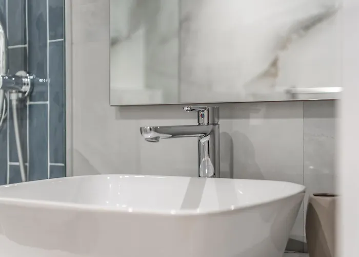 Pazari I Ri - Self Check-in - Fast Wifi - Late Check-out Tirana