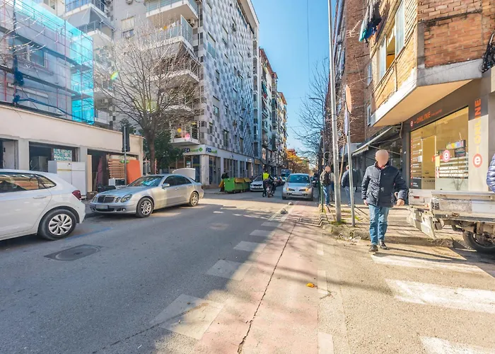 Pazari I Ri - Self Check-in - Fast Wifi - Late Check-out Tirana